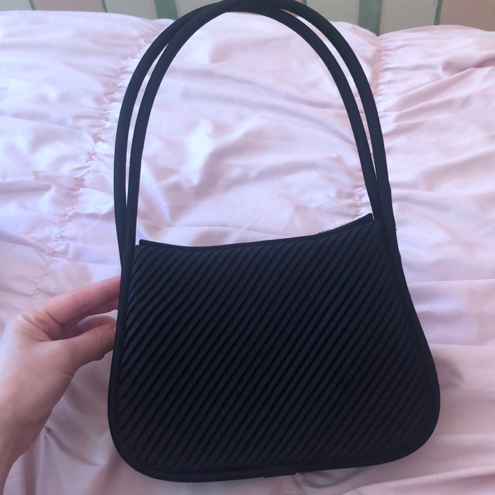 Black clutch